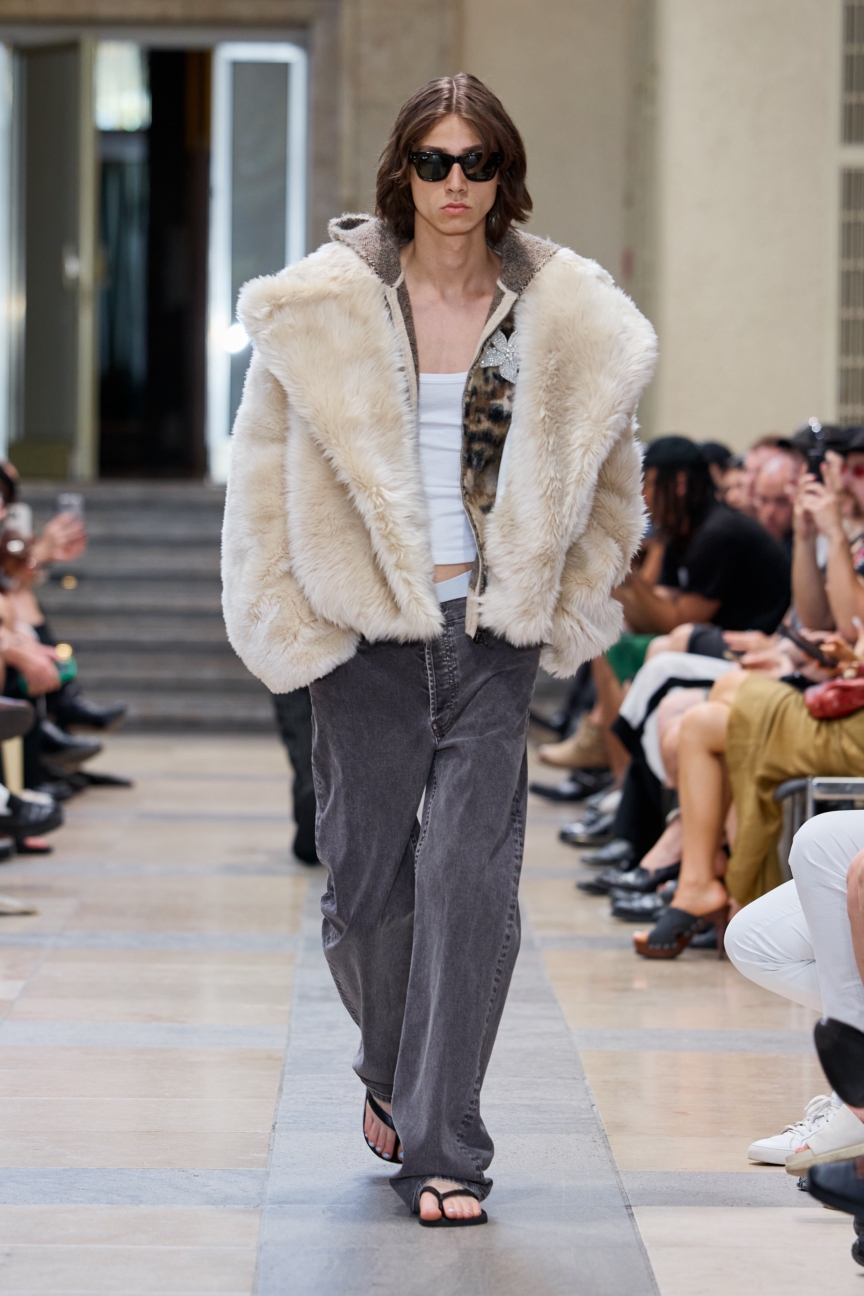 david-koma_ss26_runway13_by_finnegan_koichi_godenschweger_for_bfw_2zu3