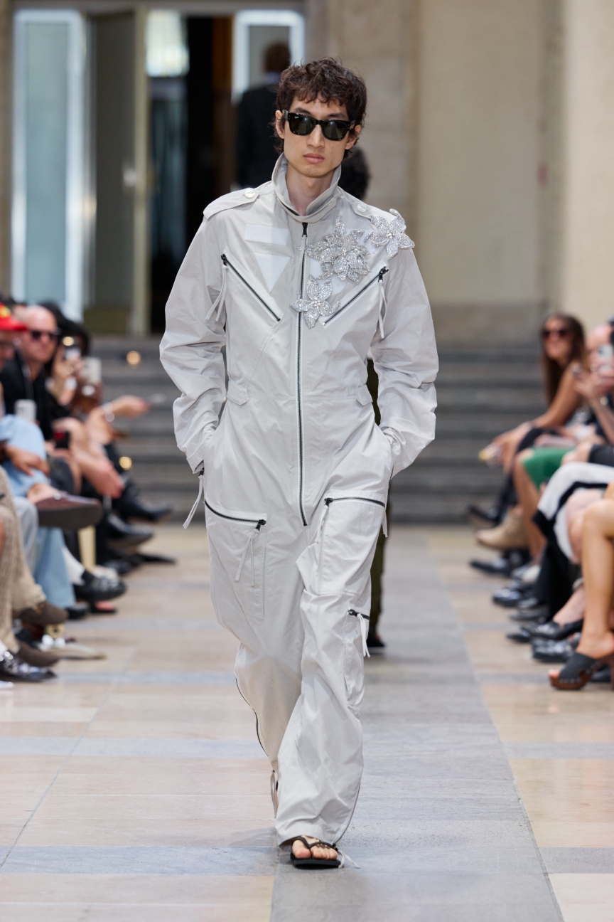 david-koma_ss26_runway14_by_finnegan_koichi_godenschweger_for_bfw_2zu3