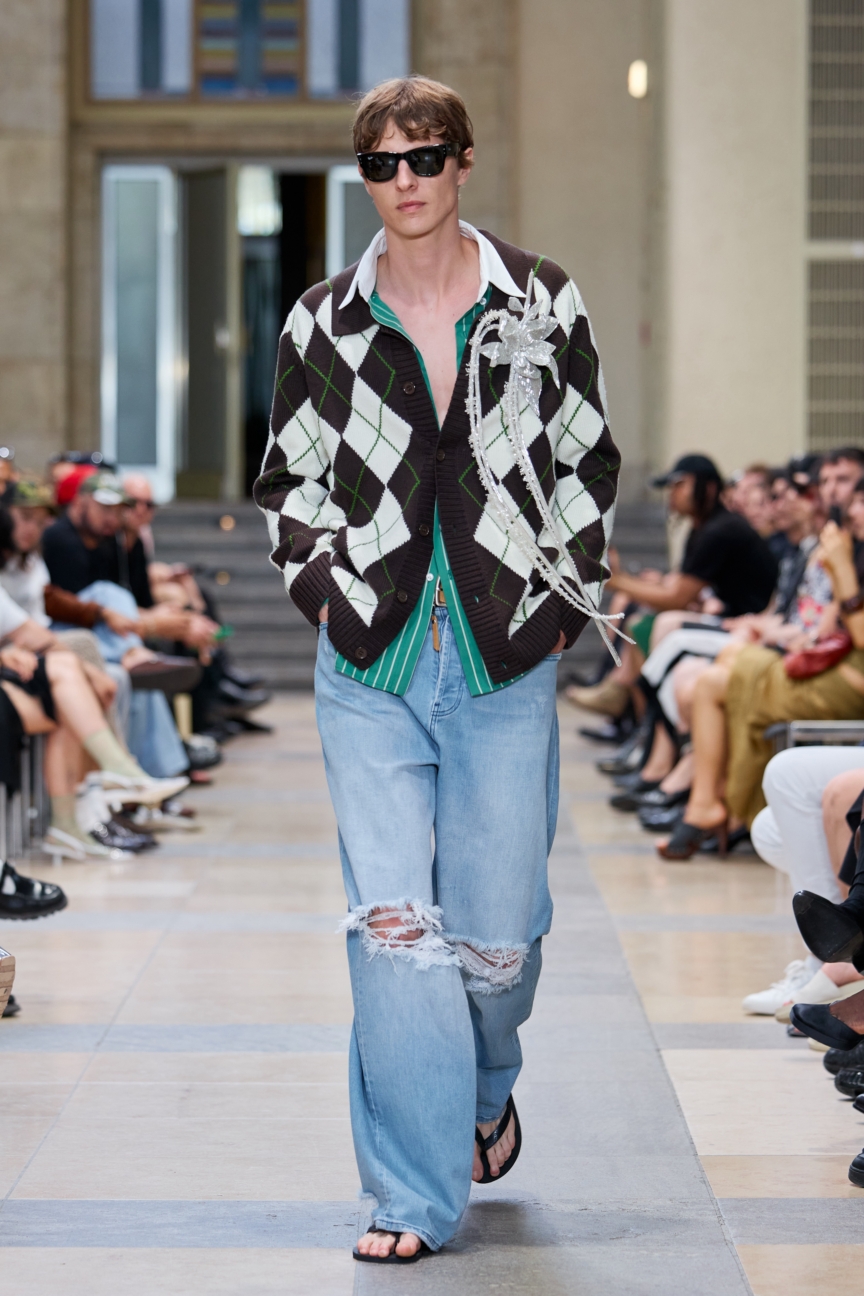 david-koma_ss26_runway1_by_finnegan_koichi_godenschweger_for_bfw_2zu3