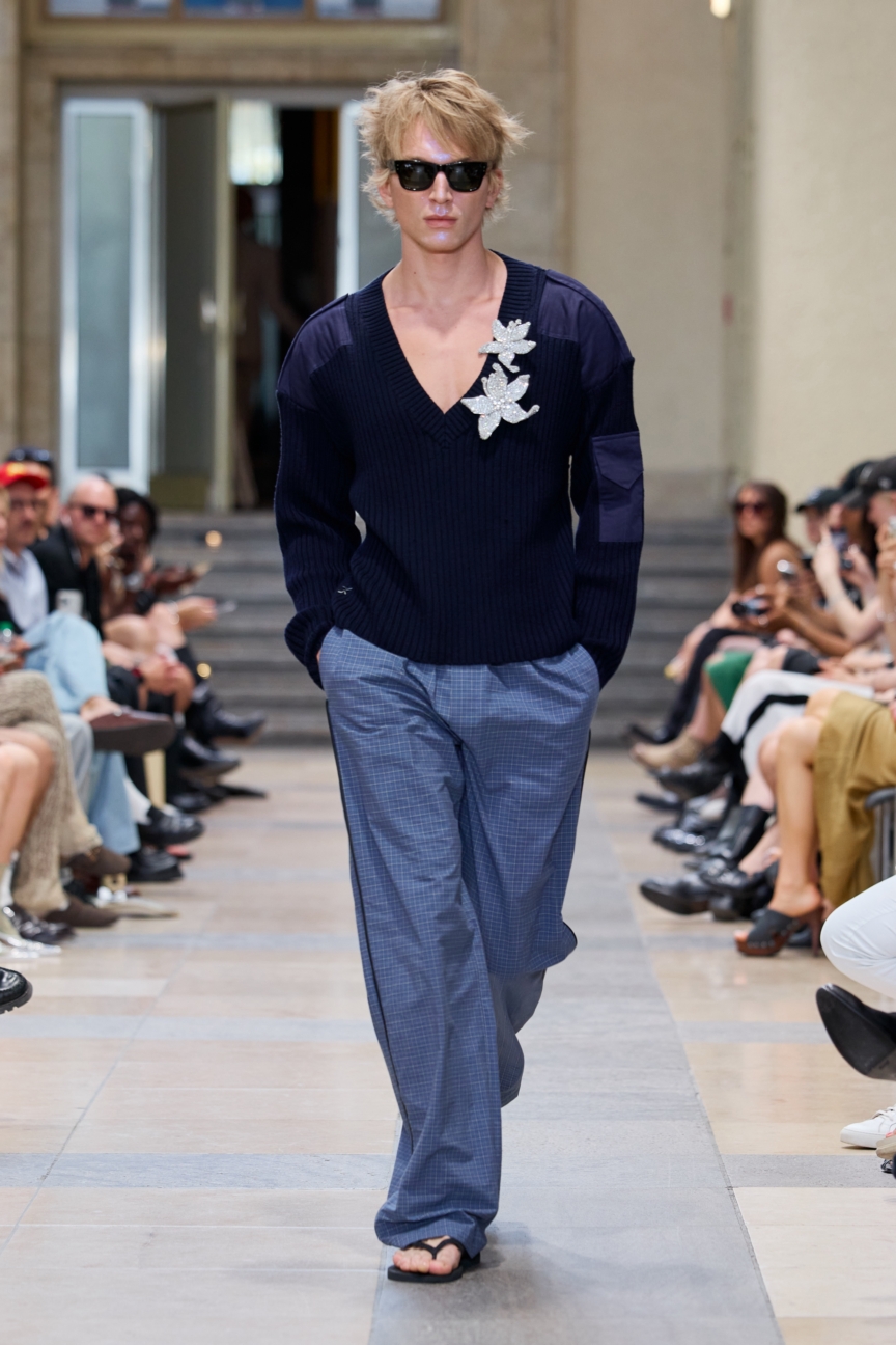 david-koma_ss26_runway22_by_finnegan_koichi_godenschweger_for_bfw_2zu3