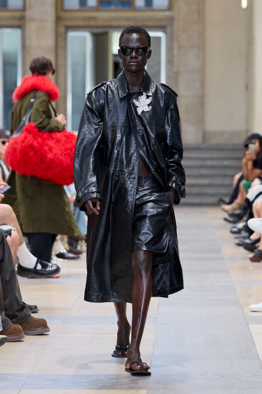 david-koma_ss26_runway26_by_finnegan_koichi_godenschweger_for_bfw_2zu3