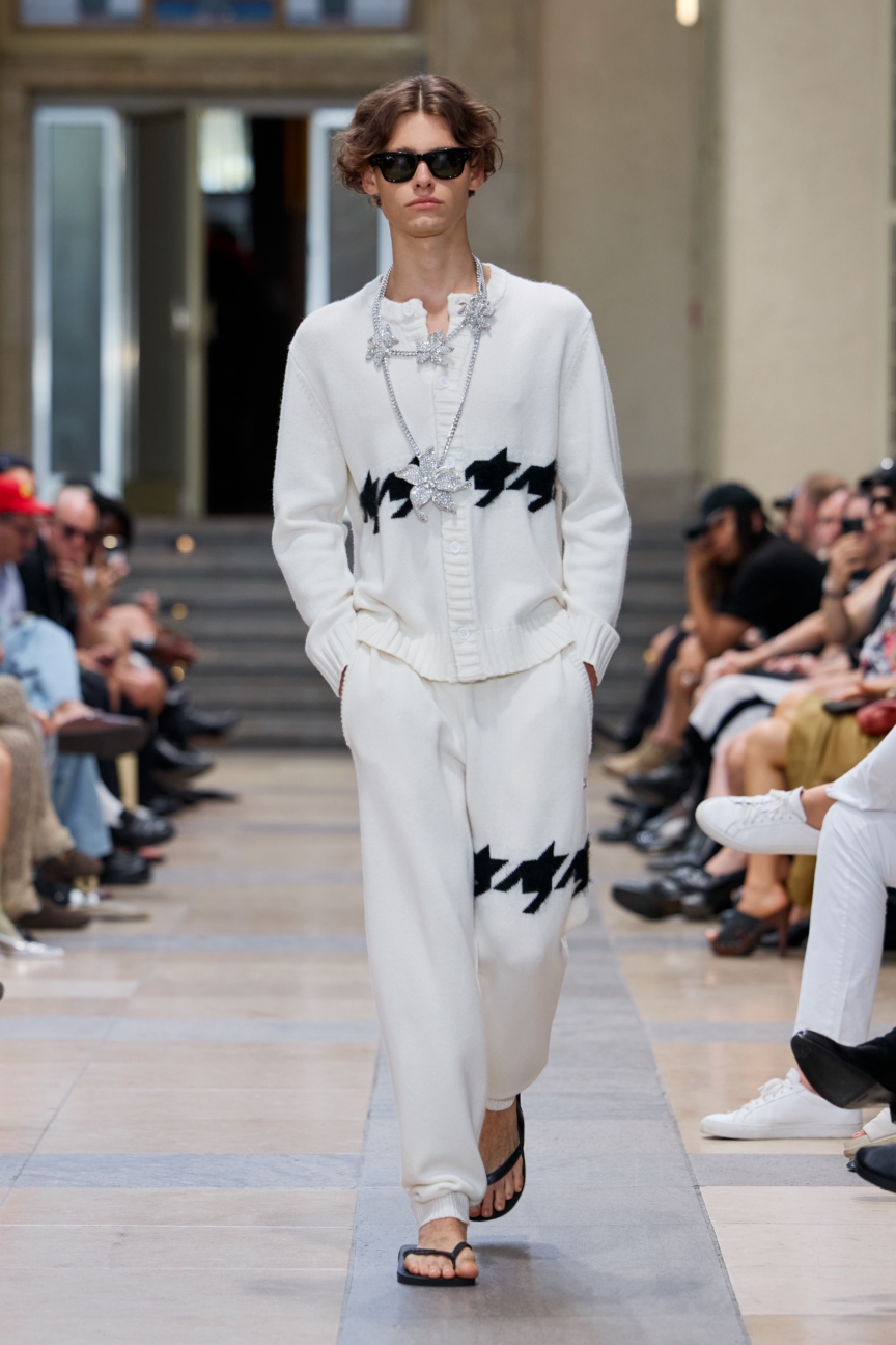 david-koma_ss26_runway30_by_finnegan_koichi_godenschweger_for_bfw_2zu3