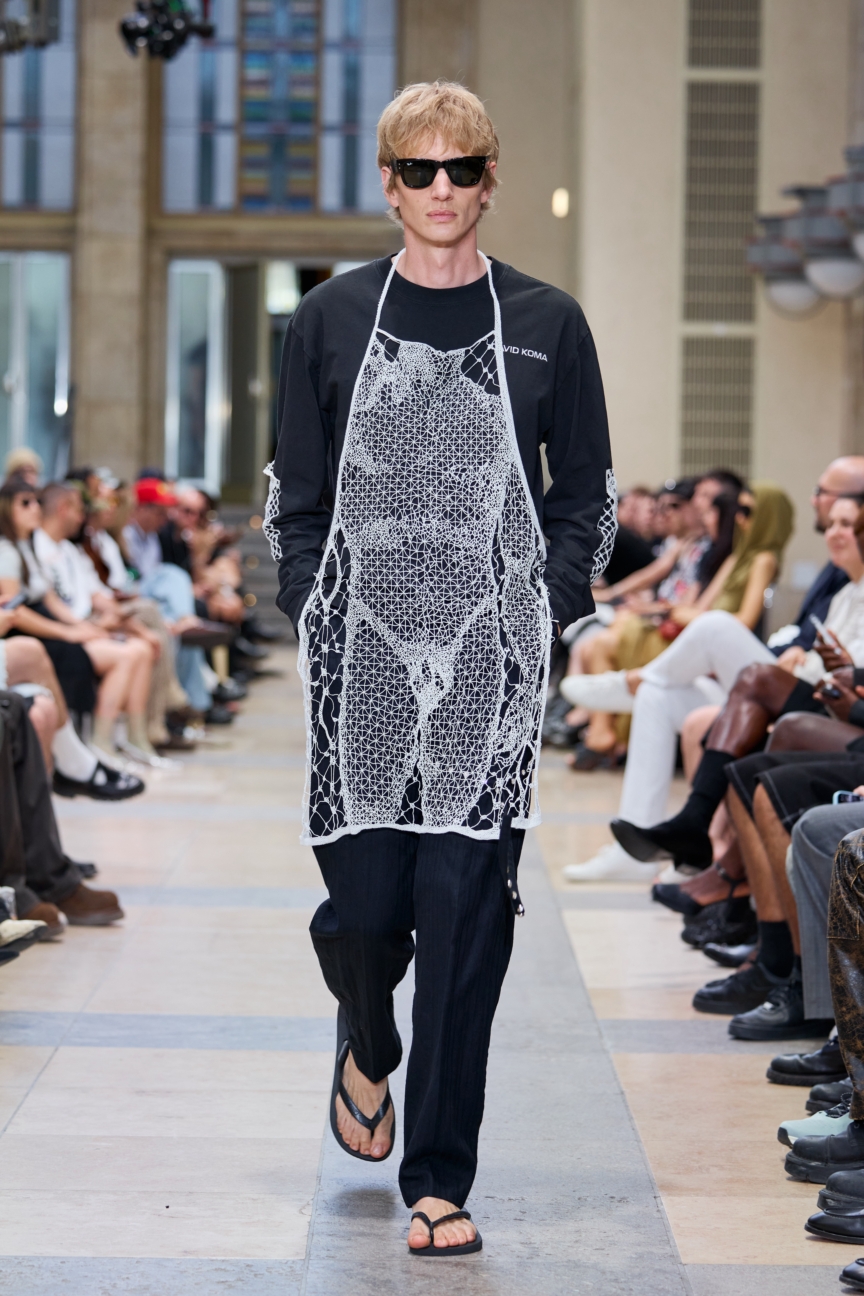 david-koma_ss26_runway31_by_finnegan_koichi_godenschweger_for_bfw_2zu3