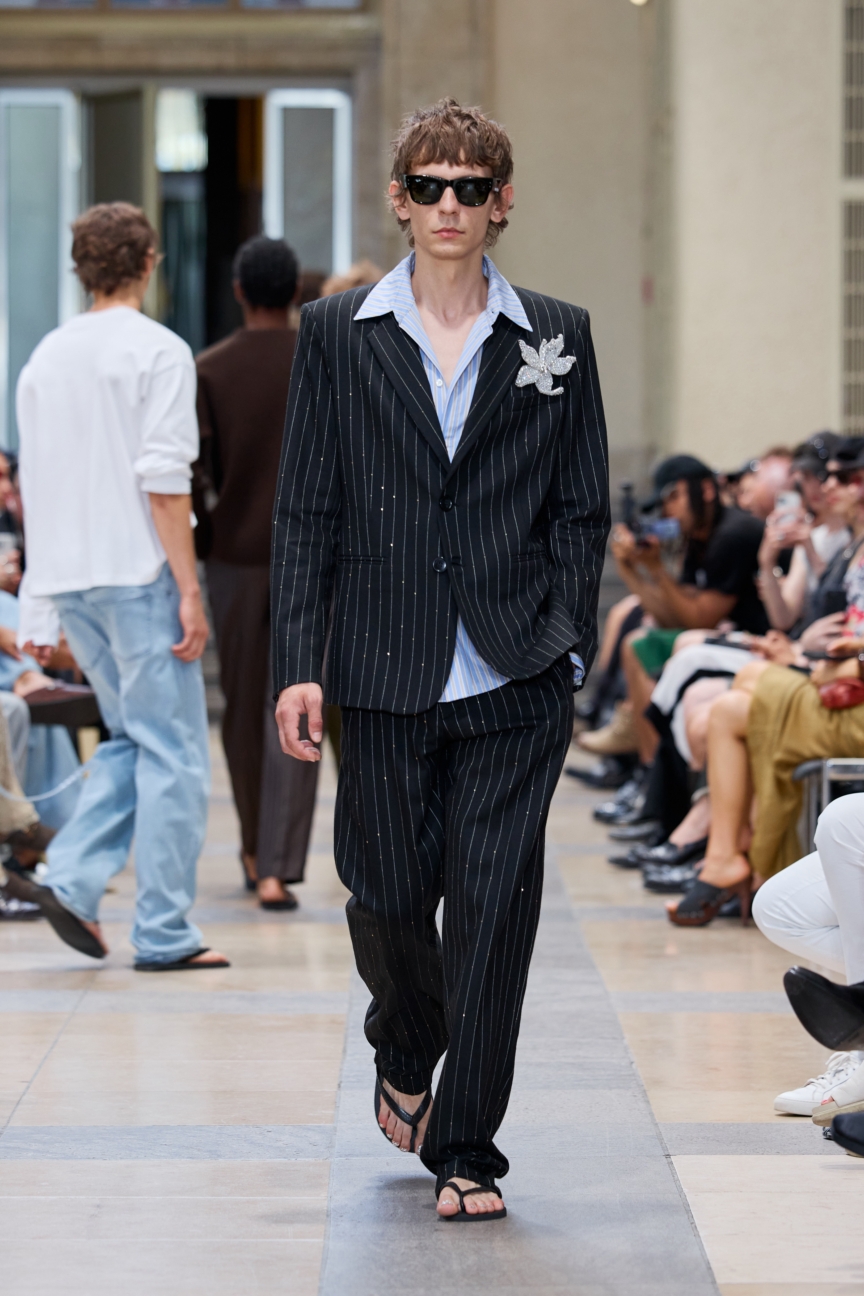 david-koma_ss26_runway9_by_finnegan_koichi_godenschweger_for_bfw_2zu3