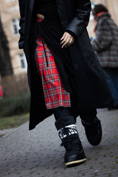 kitschy_couture_aw24_streetstyle1_by_caroline_kynast_for_bfw_i1a4392