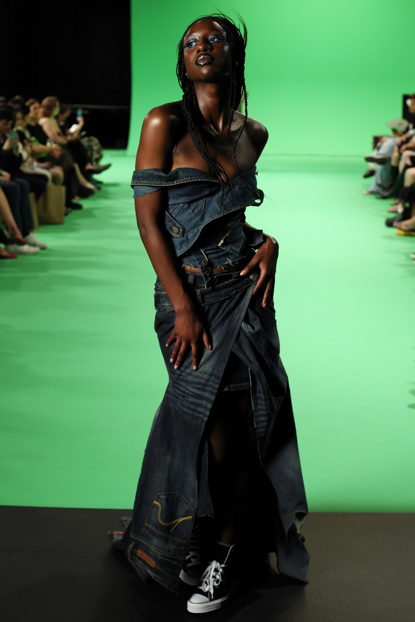 kitschy_couture_ss26_look_04_press_by_boris-marberg_for_bfw