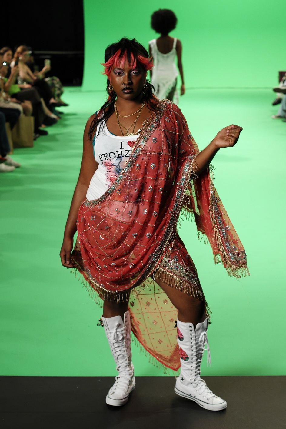 kitschy_couture_ss26_look_05_press_by_boris-marberg_for_bfw