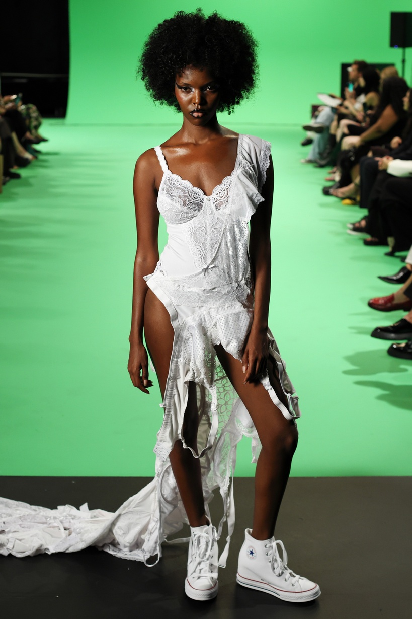 kitschy_couture_ss26_look_06_press_by_boris-marberg_for_bfw