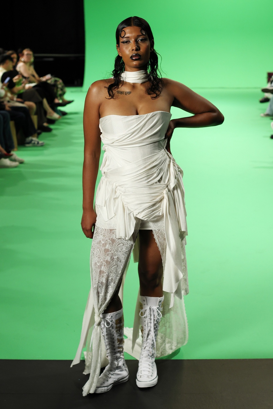 kitschy_couture_ss26_look_14_press_by_boris-marberg_for_bfw