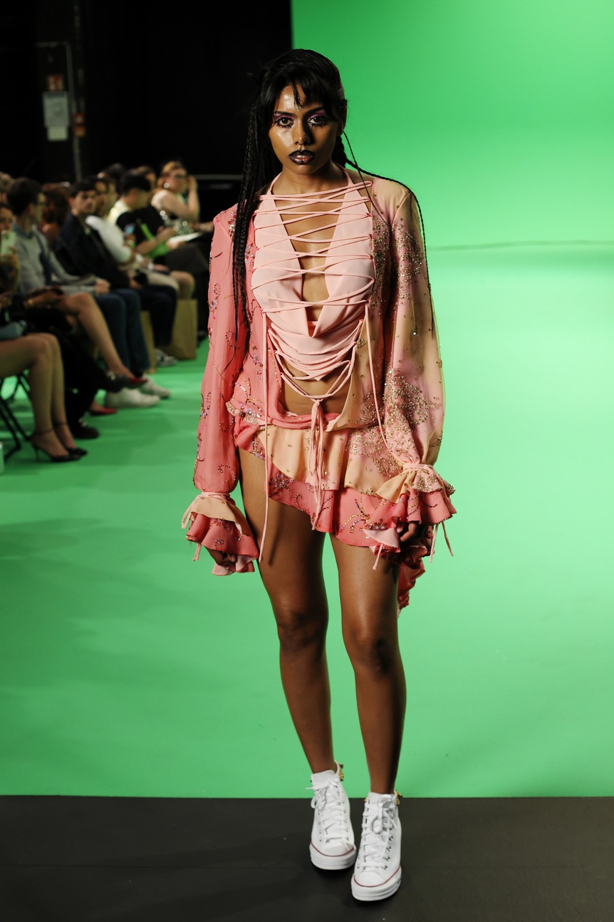 kitschy_couture_ss26_look_17_press_by_boris-marberg_for_bfw