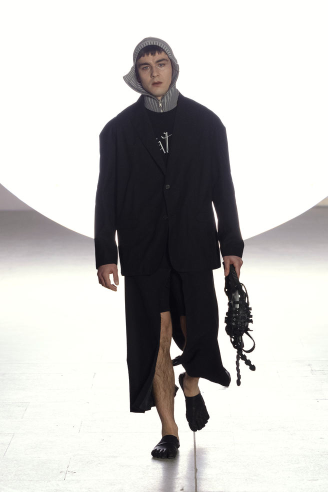 lueder_aw24_look002_by_james_cochrane_for_bfw