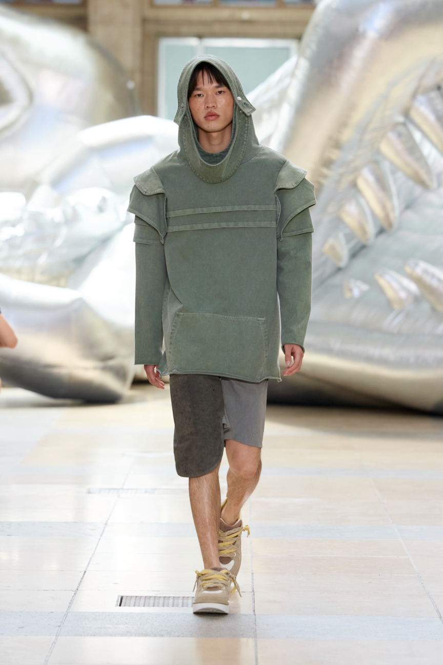 lueder_ss26_runway14_by_finnegan_koichi_godenschweger_for_bfw_highres