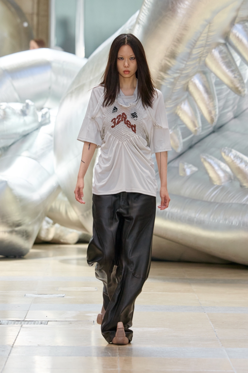 lueder_ss26_runway25_by_finnegan_koichi_godenschweger_for_bfw_highres