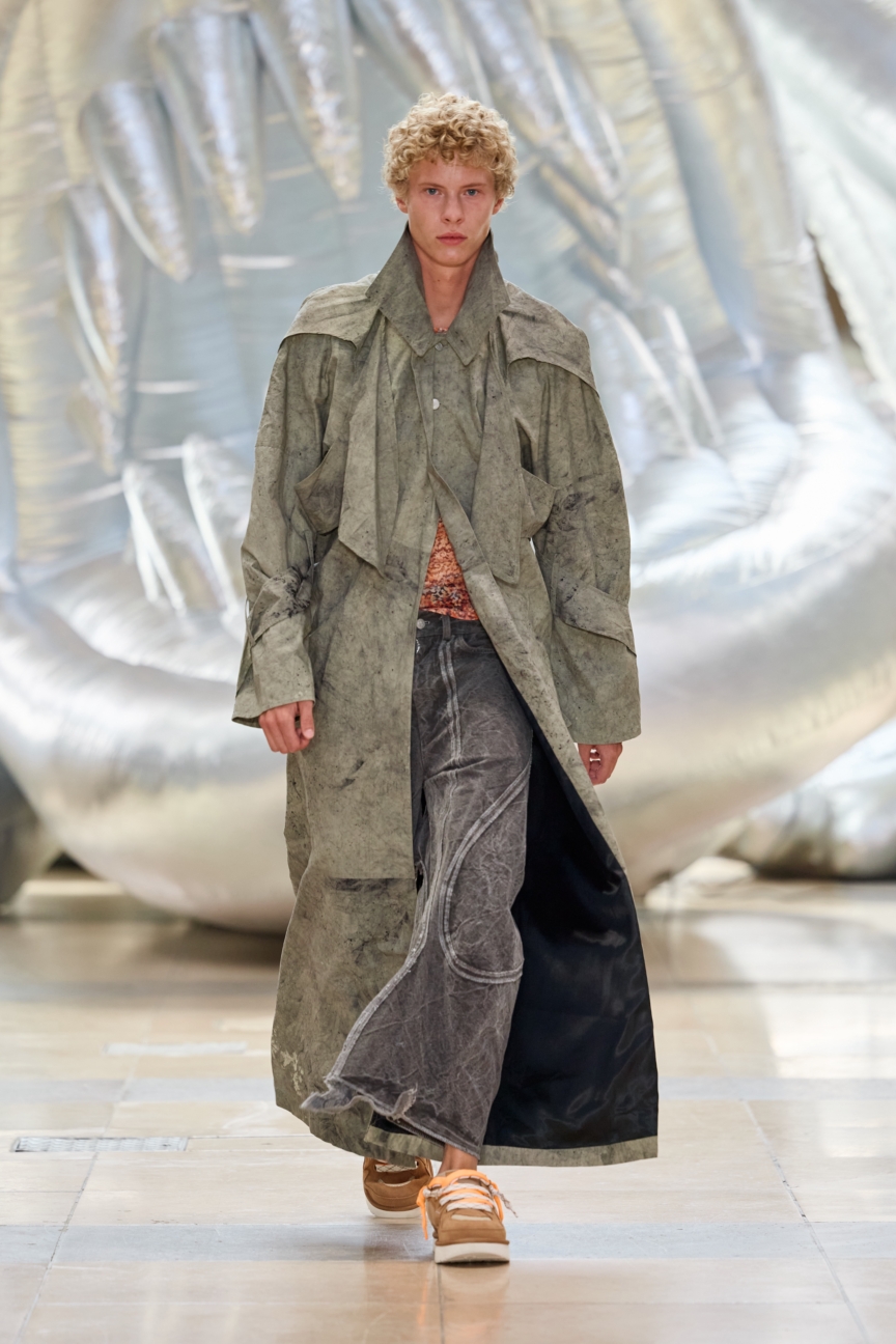 lueder_ss26_runway33_by_finnegan_koichi_godenschweger_for_bfw_highres