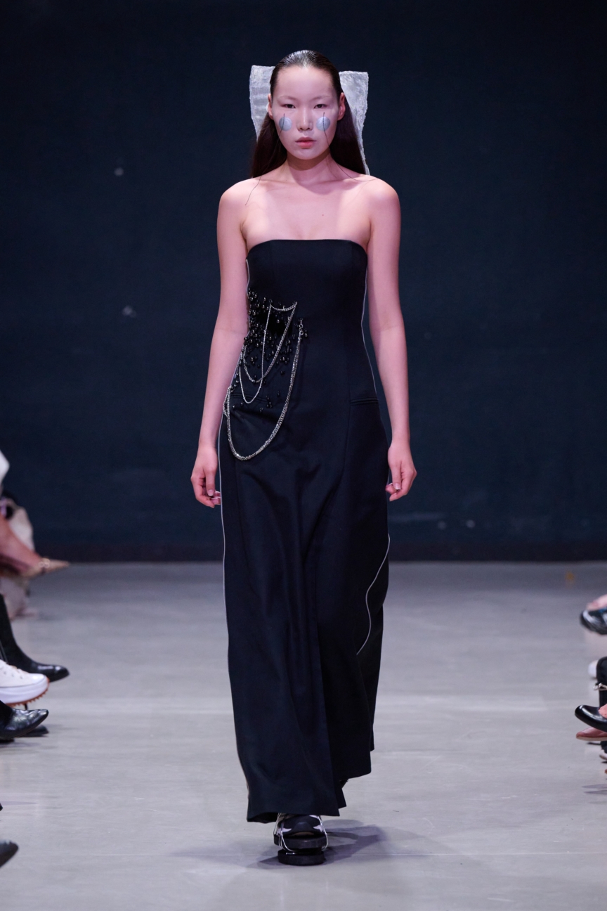 rebekka-ruetz_ss26_look031_by_-james-cochrane_for_bfw_press