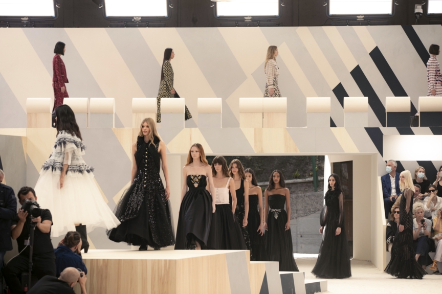 chanel_fw_2022_23_hc_collection_show_finale_copyright_chanel_111-hd