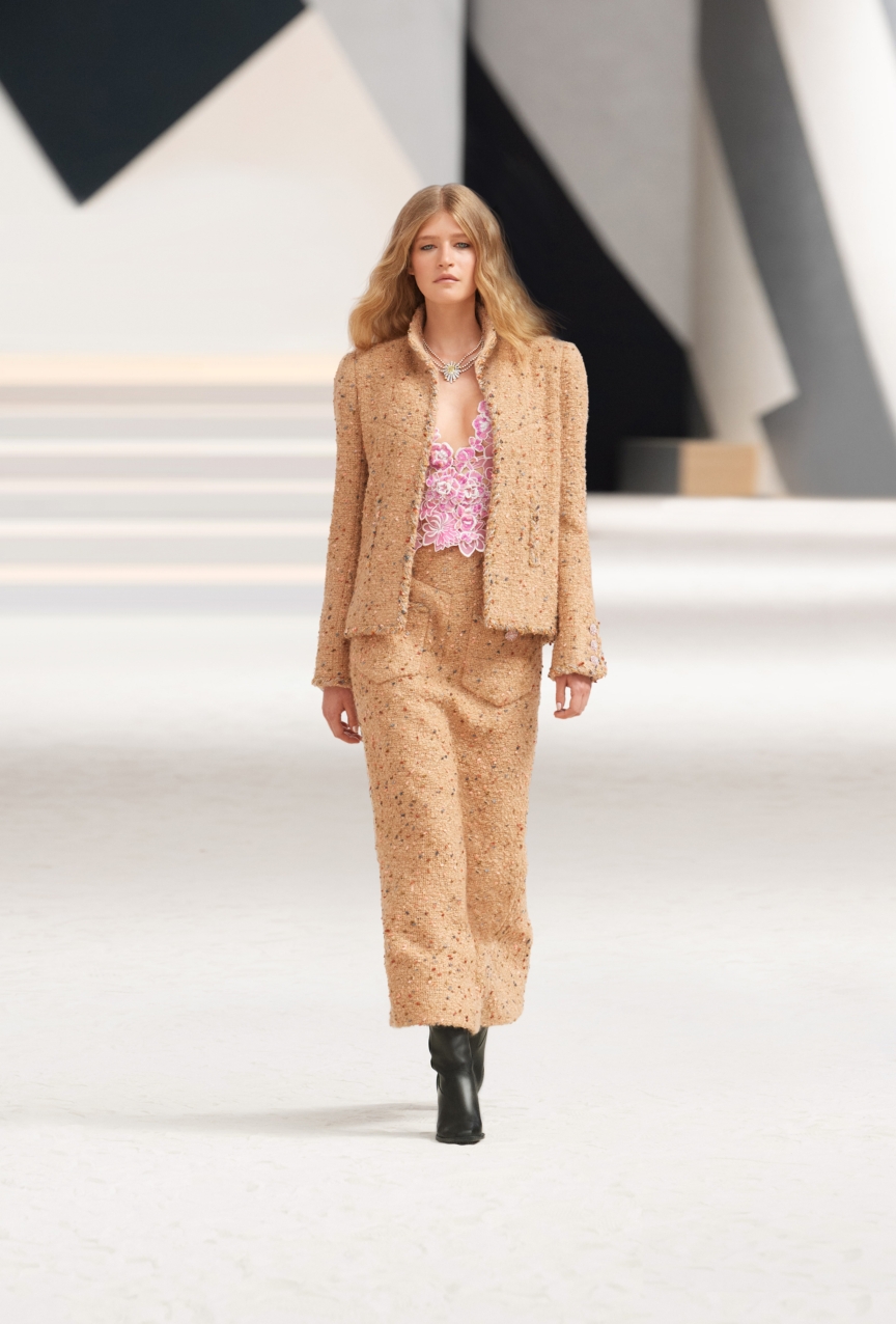 chanel_look_005_fw_2022_23_hc_collection1-hd