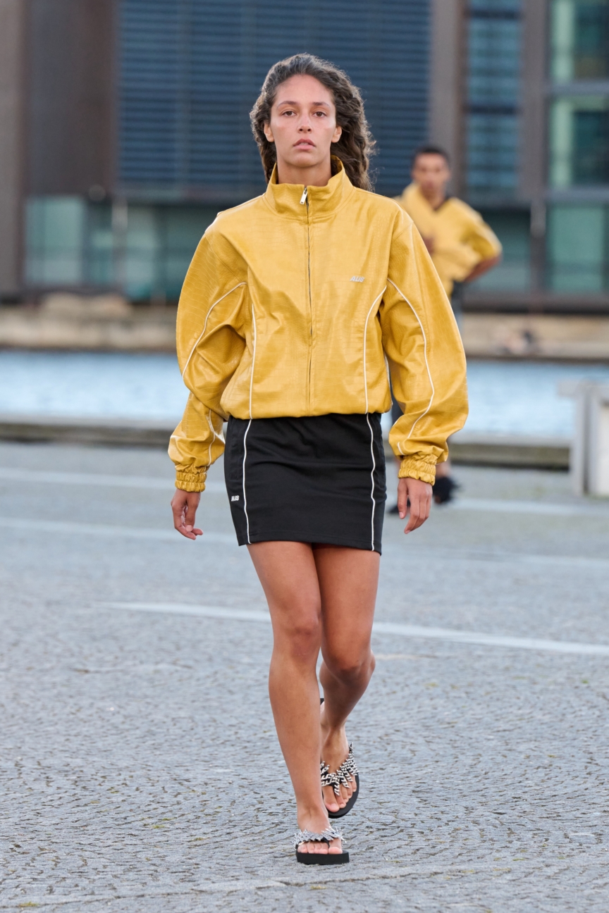 ss26-copenhagen-fashion-week-alis-runway-2x3-james-cochrane-11