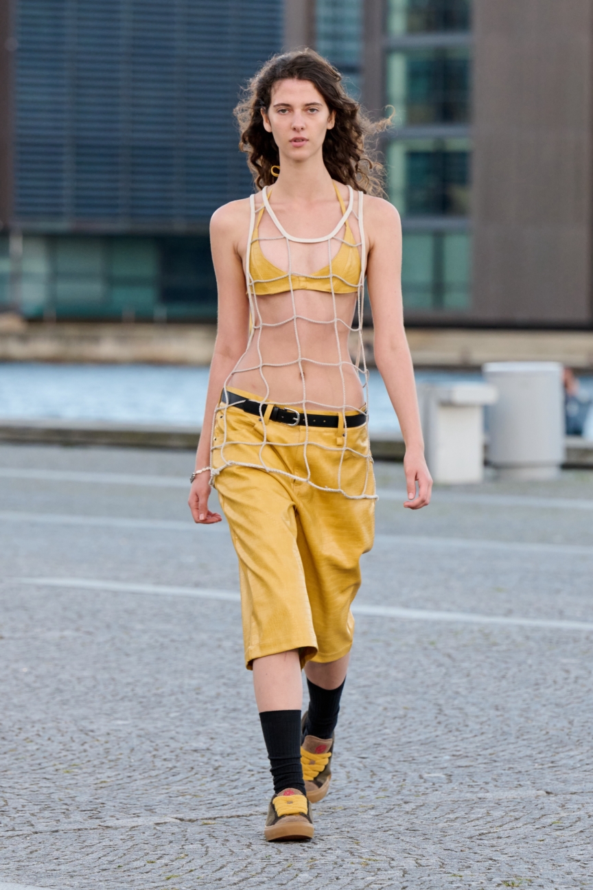 ss26-copenhagen-fashion-week-alis-runway-2x3-james-cochrane-13