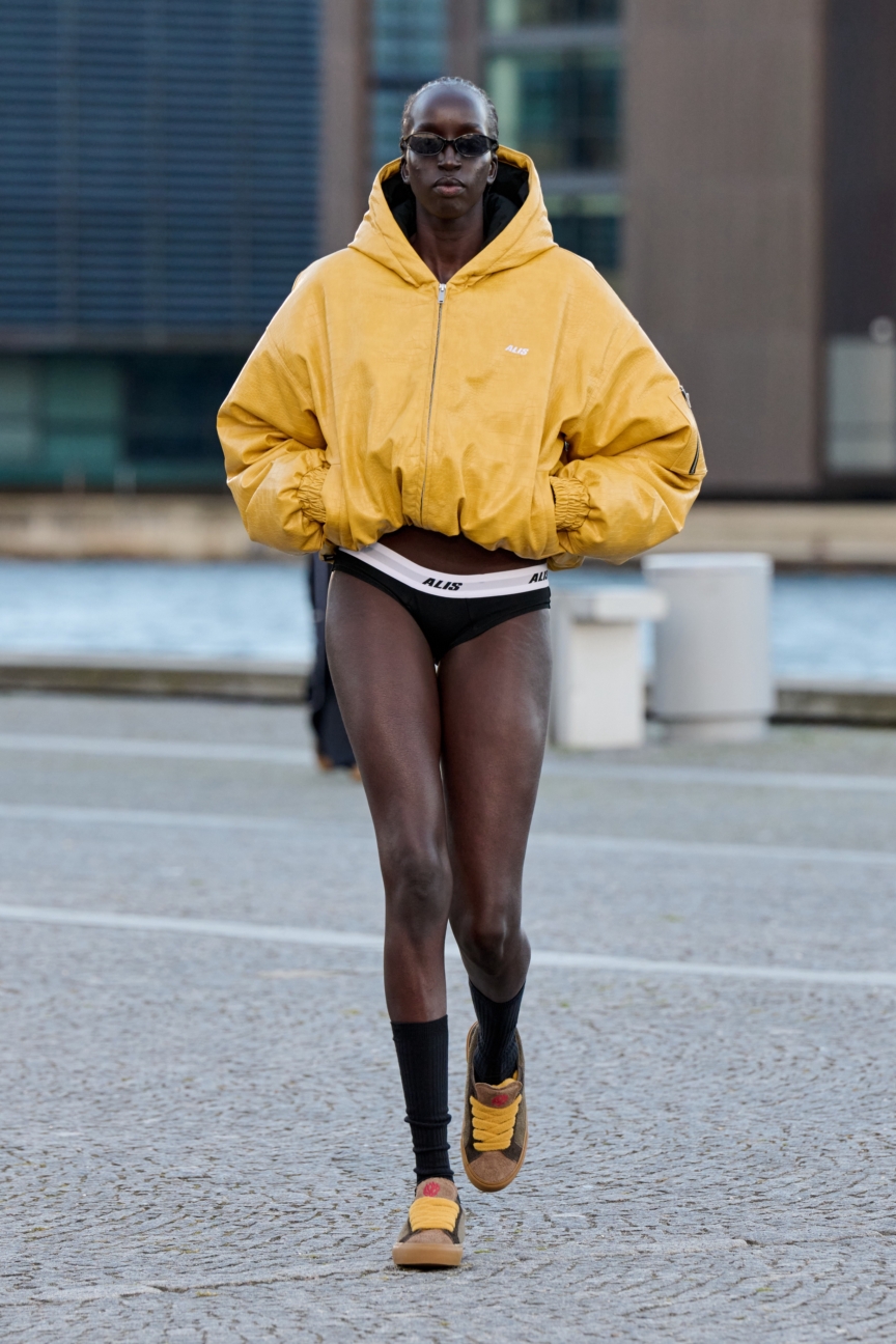 ss26-copenhagen-fashion-week-alis-runway-2x3-james-cochrane-15