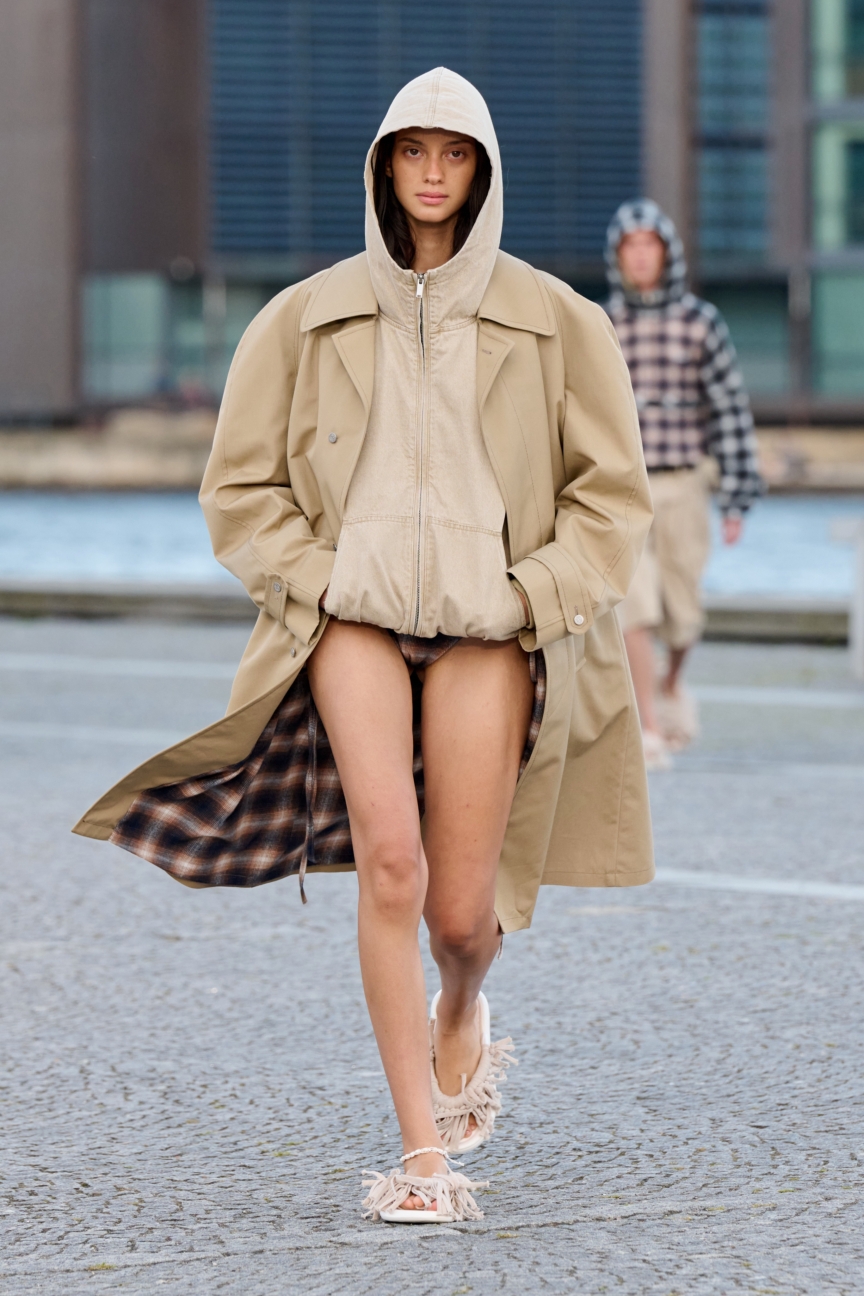 ss26-copenhagen-fashion-week-alis-runway-2x3-james-cochrane-2