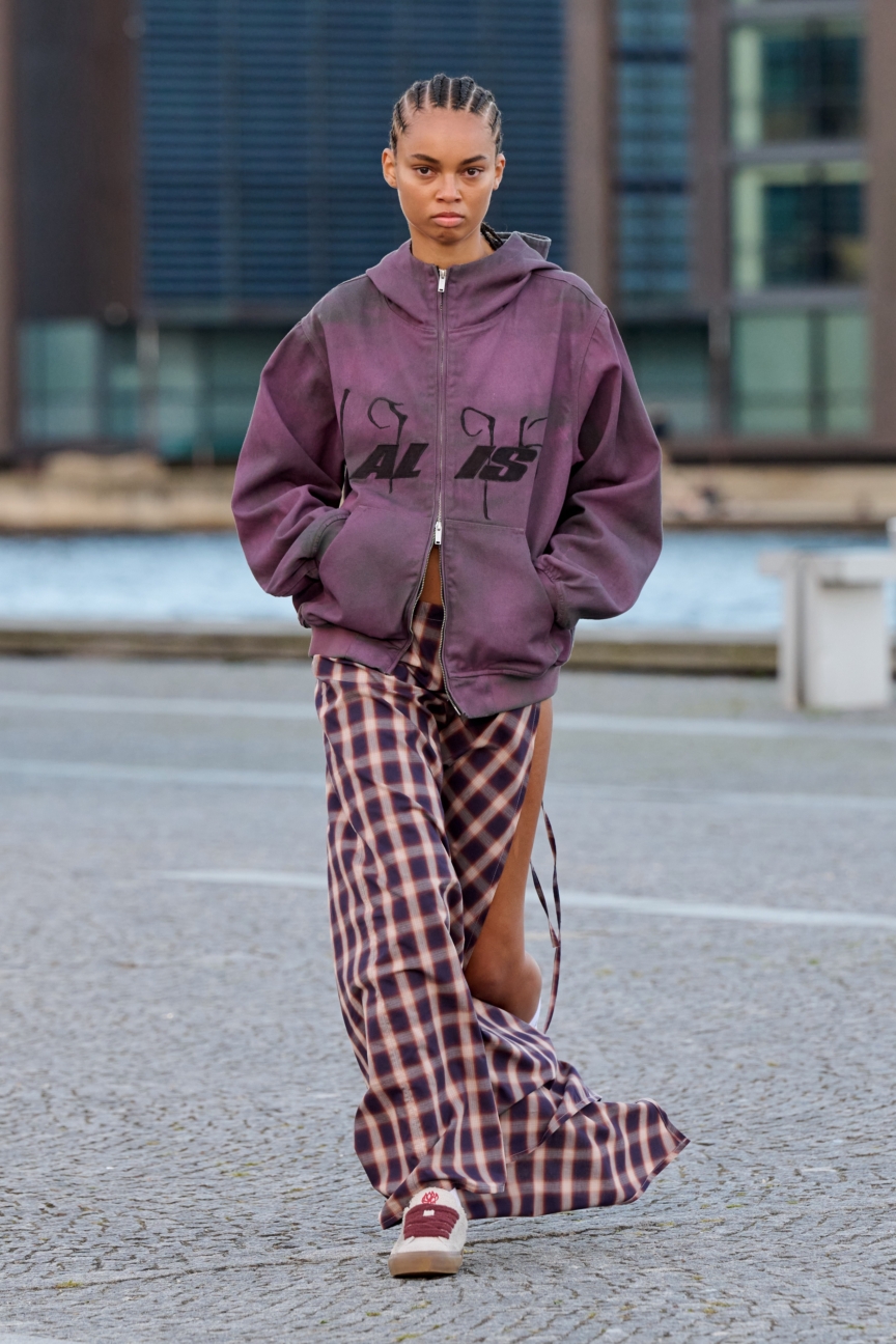 ss26-copenhagen-fashion-week-alis-runway-2x3-james-cochrane-32