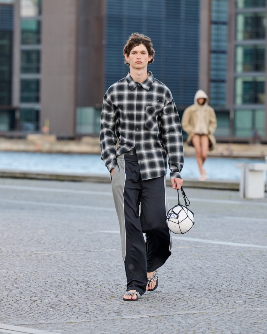 ss26-copenhagen-fashion-week-alis-runway-4x5-james-cochrane-1