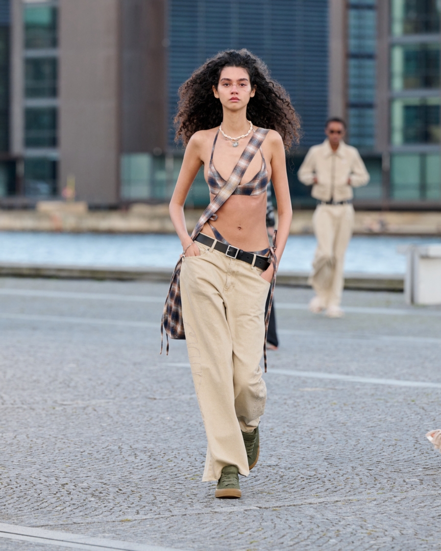 ss26-copenhagen-fashion-week-alis-runway-4x5-james-cochrane-4