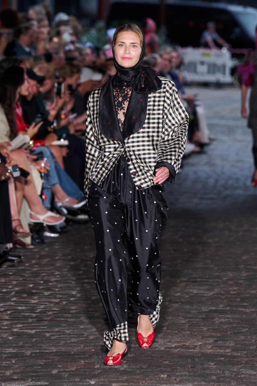 ss26-copenhagen-fashion-week-caro-editions-runway-2x3-james-cochrane-4