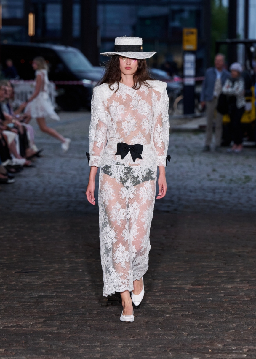 ss26-copenhagen-fashion-week-caro-editions-runway-4x5-james-cochrane-33