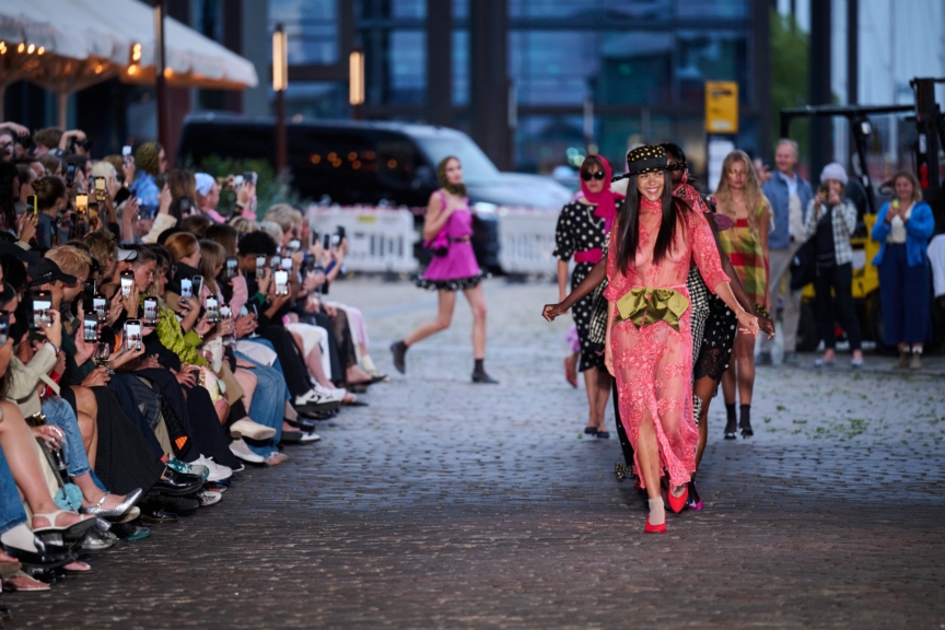 ss26-copenhagen-fashion-week-caro-editions-runway-4x5-james-cochrane-34