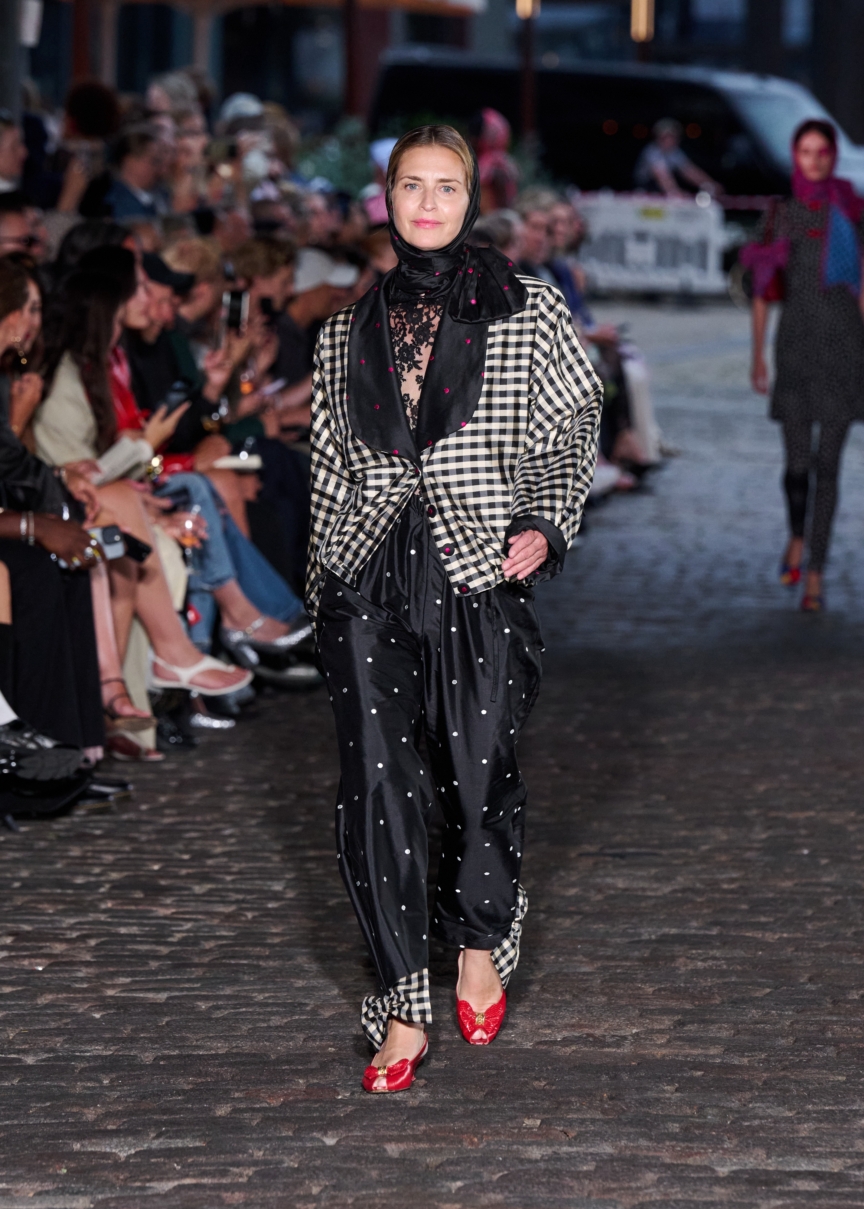 ss26-copenhagen-fashion-week-caro-editions-runway-4x5-james-cochrane-5