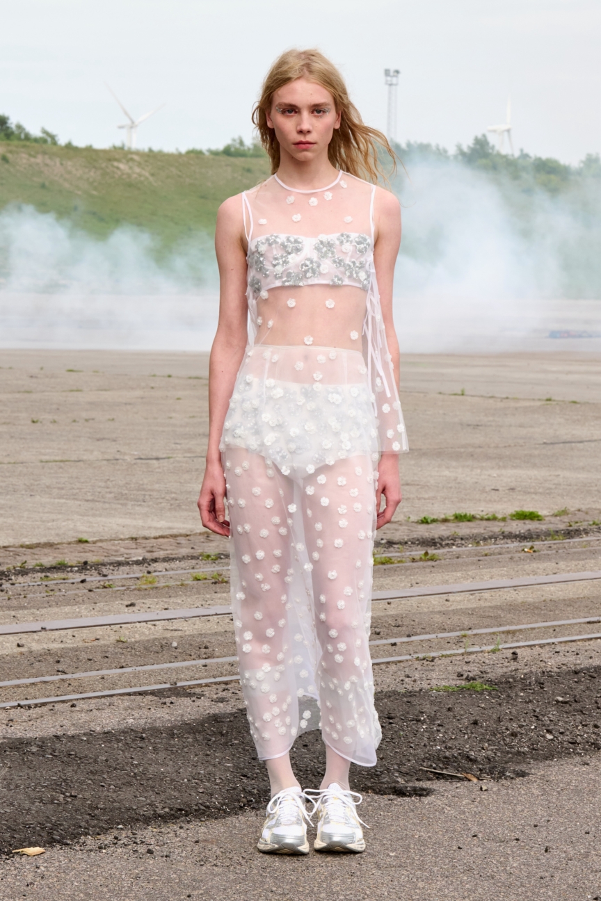 ss26-copenhagen-fashion-week-cecilie-bahnsen-runway-2x3-james-cochrane-2