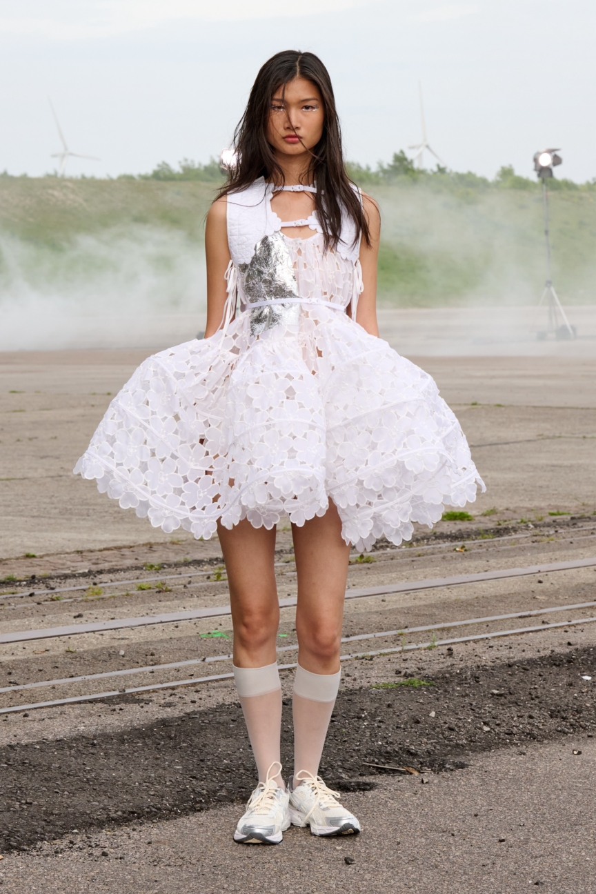ss26-copenhagen-fashion-week-cecilie-bahnsen-runway-2x3-james-cochrane-21