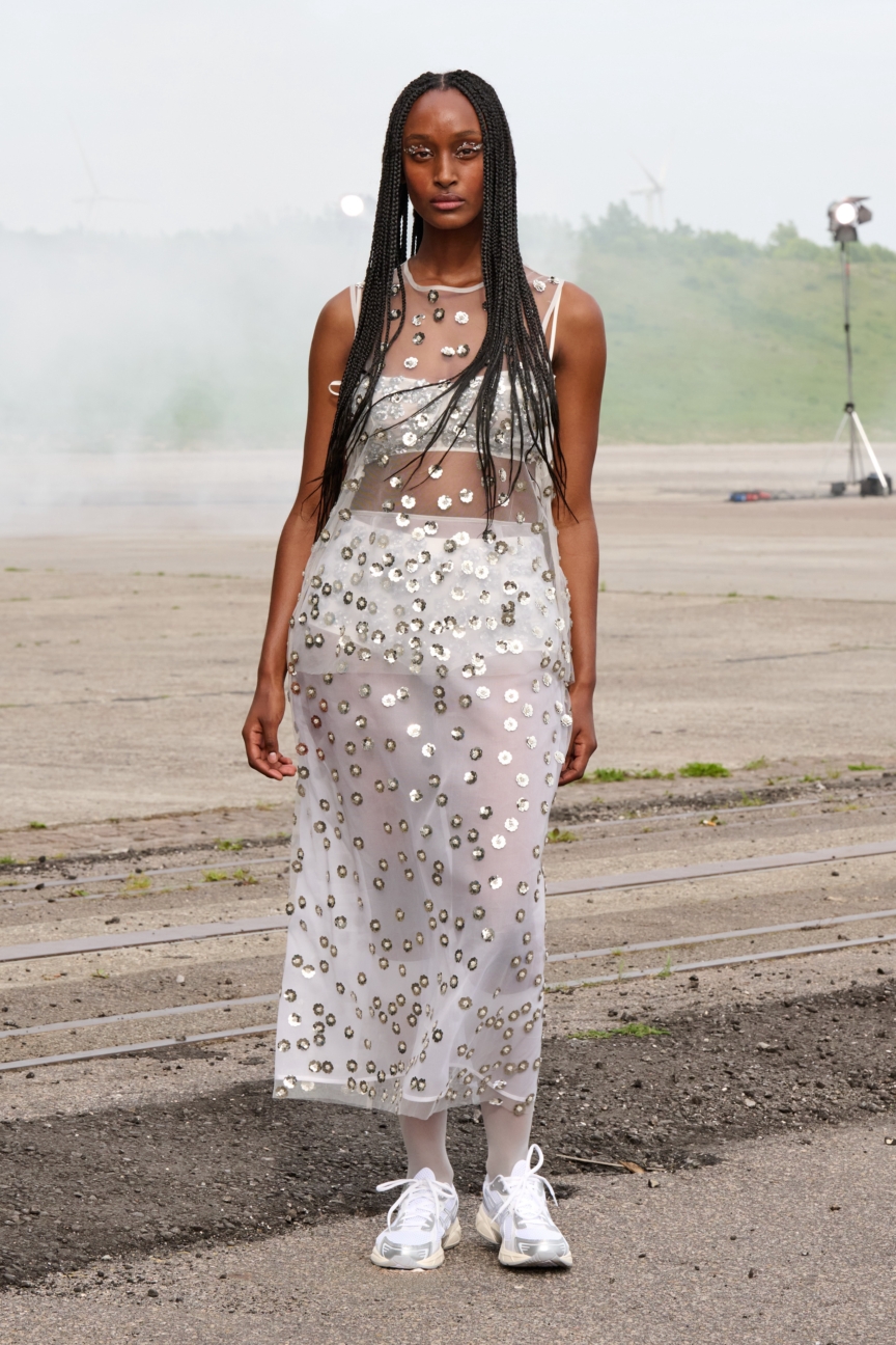 ss26-copenhagen-fashion-week-cecilie-bahnsen-runway-2x3-james-cochrane-5