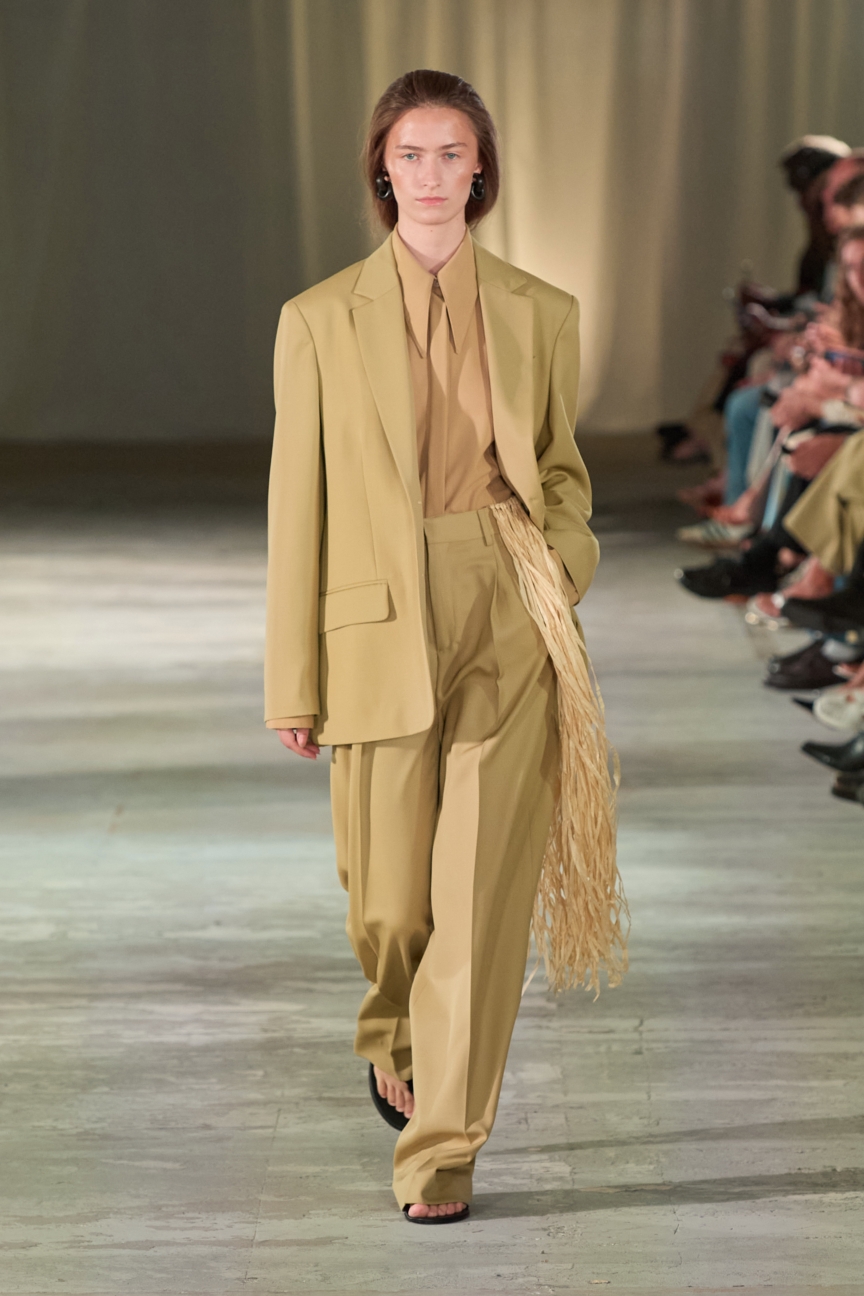 ss26-copenhagen-fashion-week-cmmn-swdn-runway-2x3-james-cochrane-13