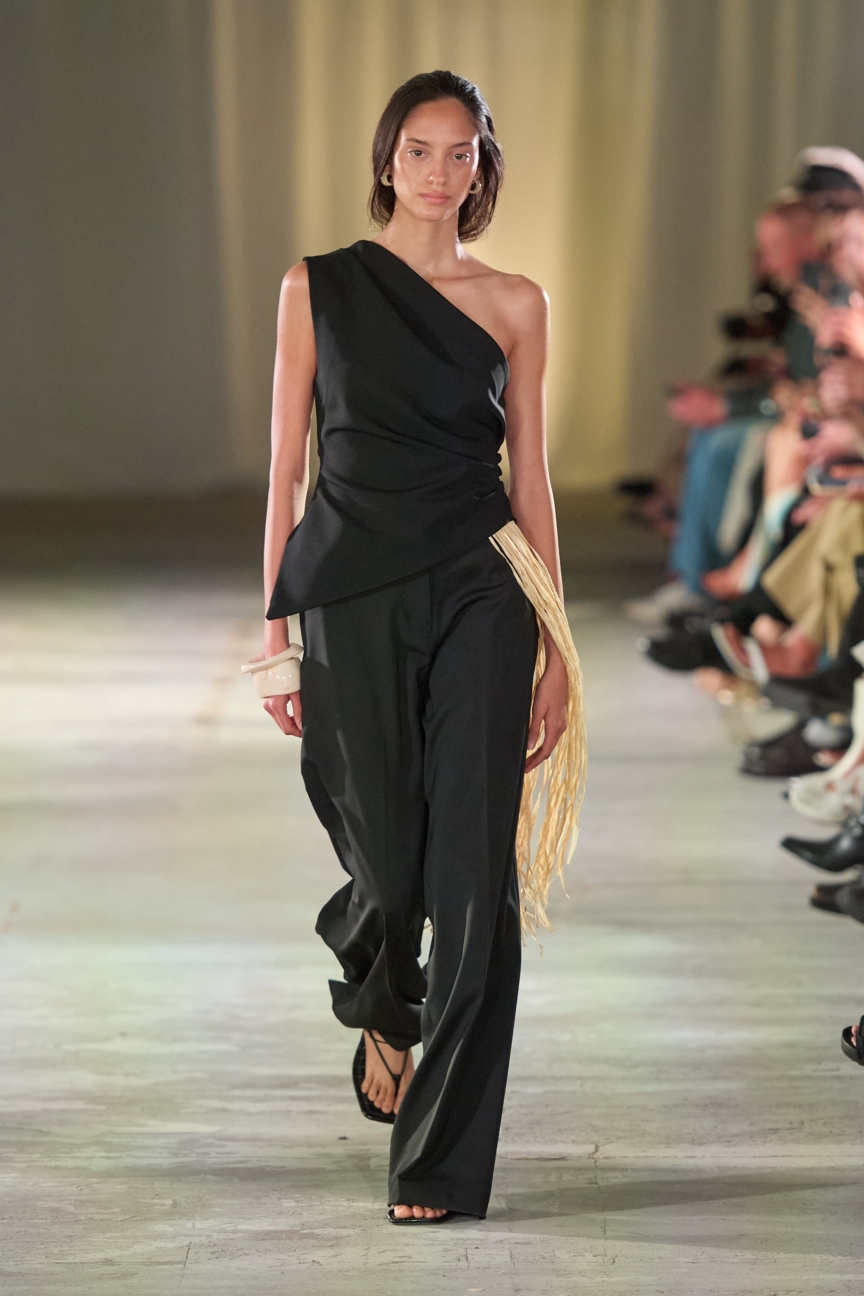 ss26-copenhagen-fashion-week-cmmn-swdn-runway-2x3-james-cochrane-22