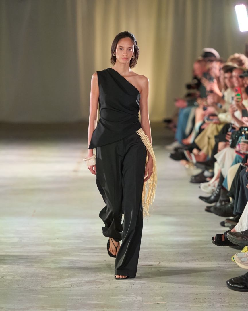ss26-copenhagen-fashion-week-cmmn-swdn-runway-4x5-james-cochrane-21