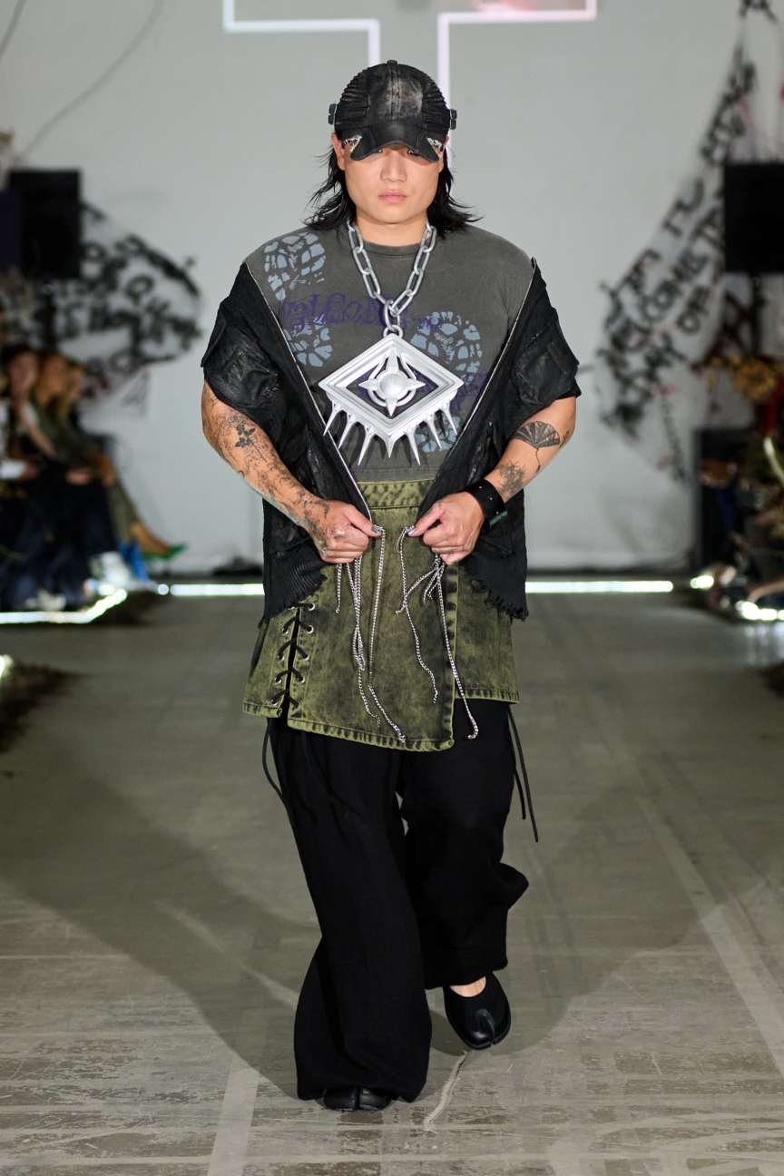 ss26-copenhagen-fashion-week-fine-chaos-runway-2x3-james-cochrane-10