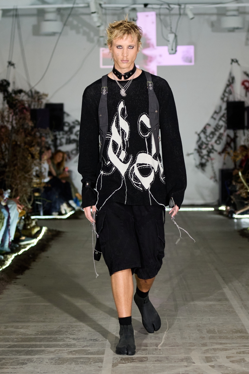 ss26-copenhagen-fashion-week-fine-chaos-runway-2x3-james-cochrane-13