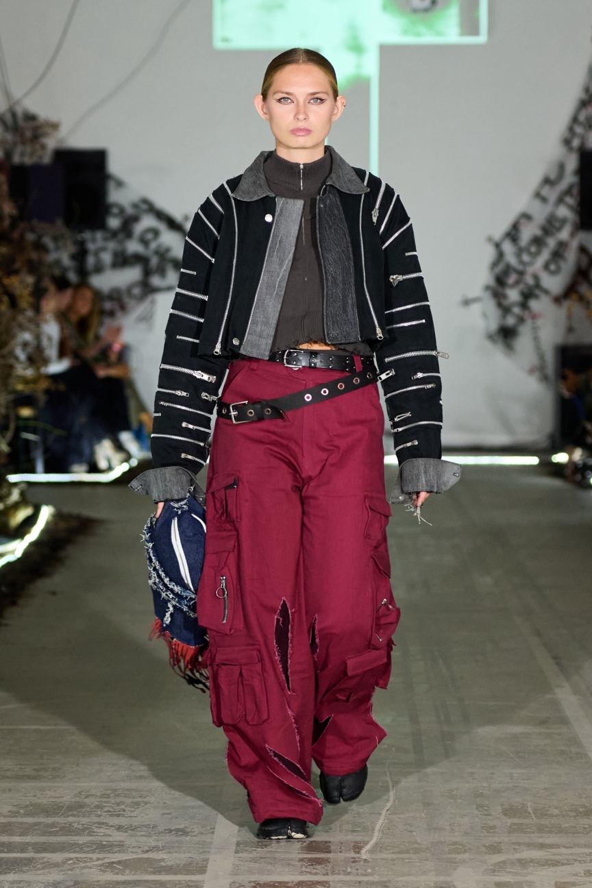 ss26-copenhagen-fashion-week-fine-chaos-runway-2x3-james-cochrane-16