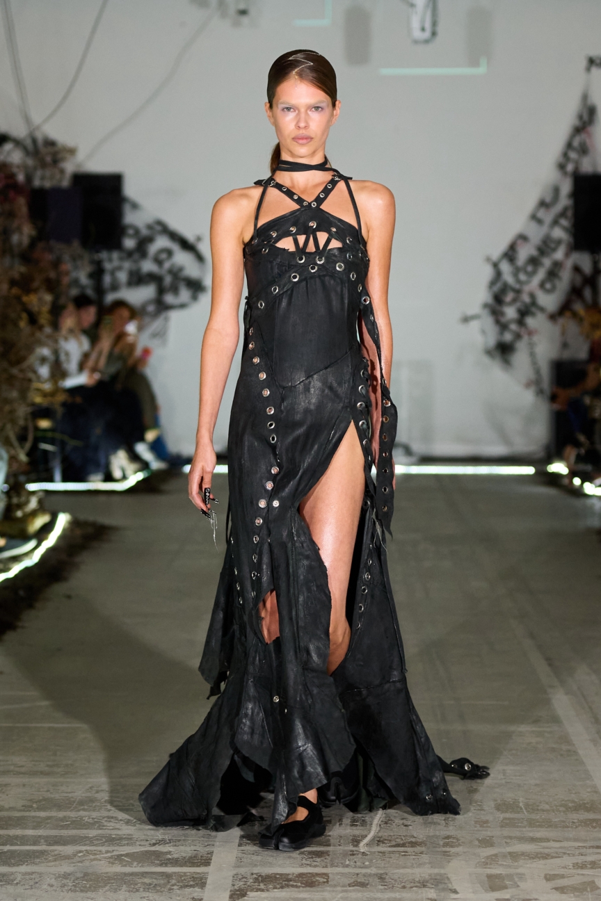 ss26-copenhagen-fashion-week-fine-chaos-runway-2x3-james-cochrane-21