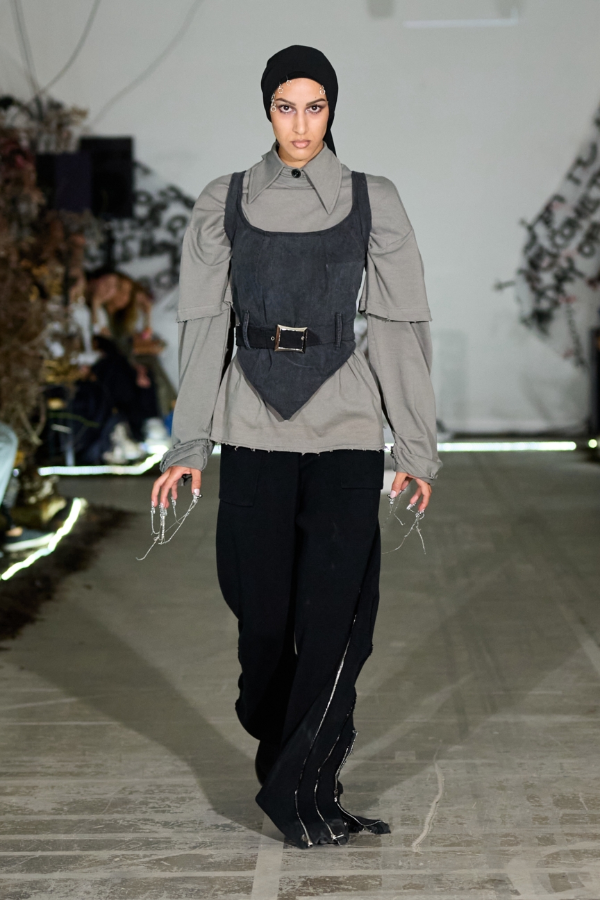 ss26-copenhagen-fashion-week-fine-chaos-runway-2x3-james-cochrane-7