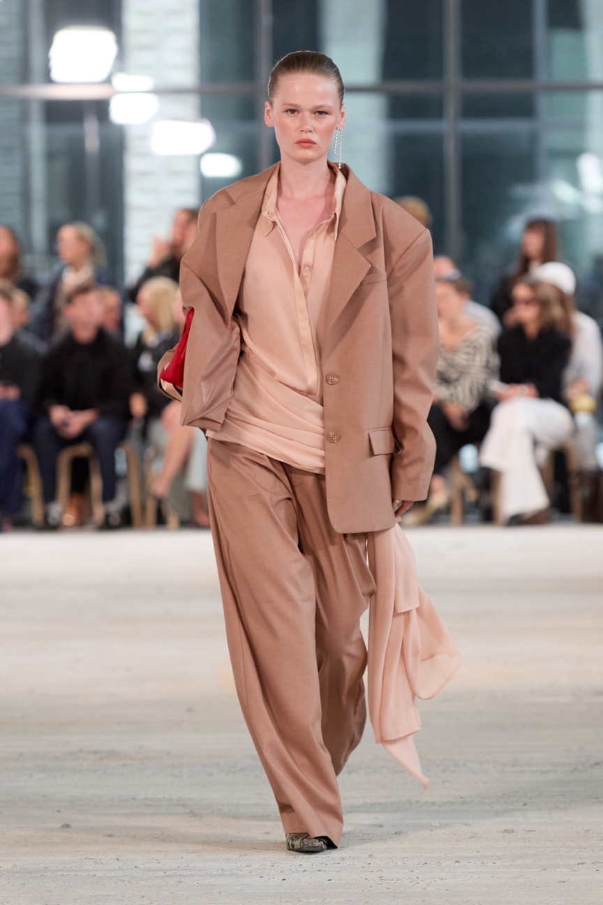 ss26-copenhagen-fashion-week-gestuz-runway-2x3-james-cochrane-16