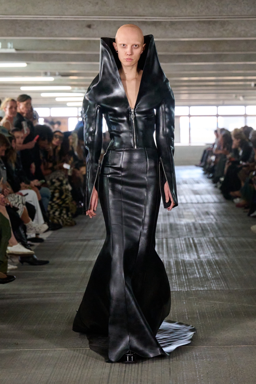 ss26-copenhagen-fashion-week-han-kjobenhavn-runway-2x3-james-cochrane-12