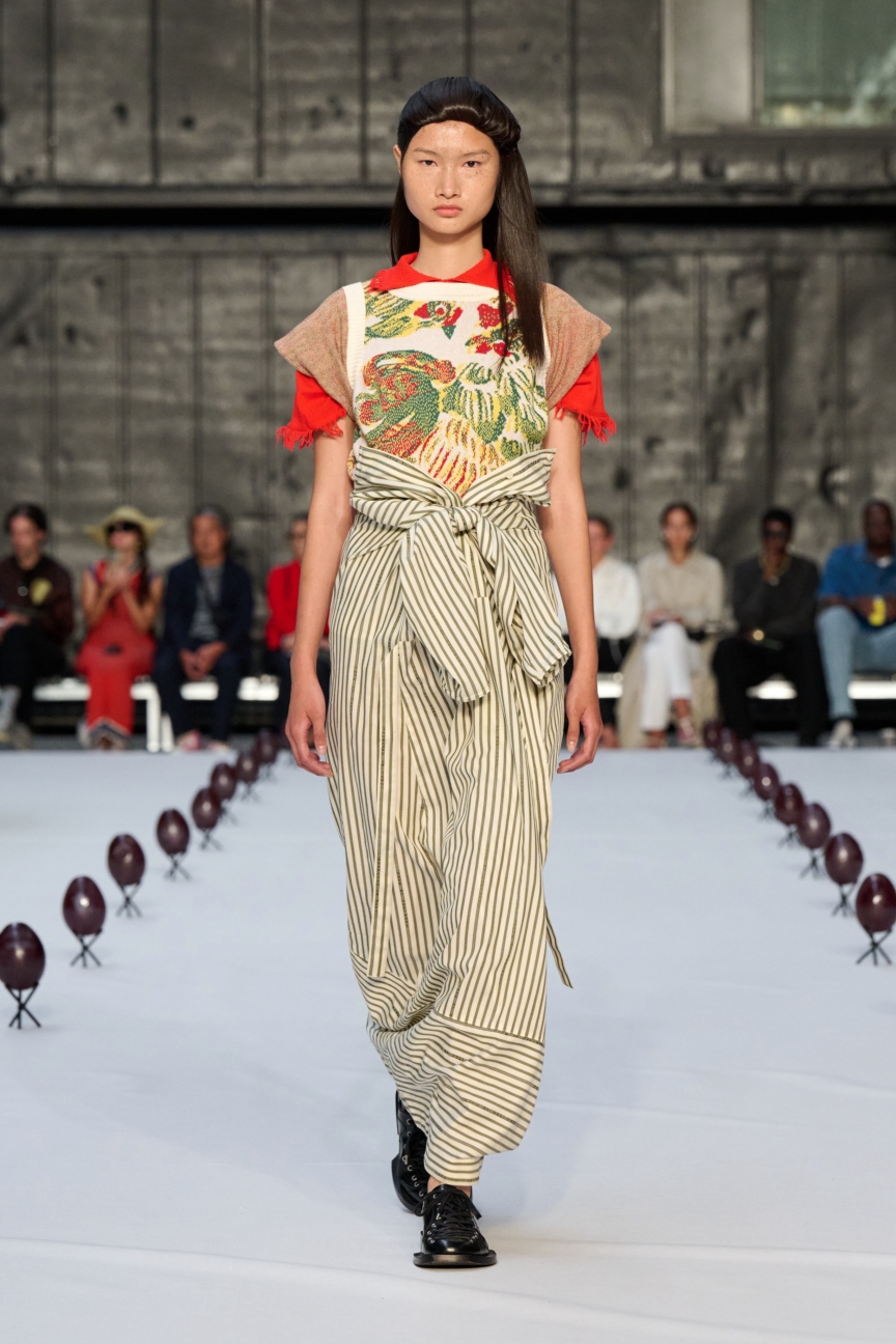 ss26-copenhagen-fashion-week-henrik-vibskov-runway-2x3-james-cochrane-15