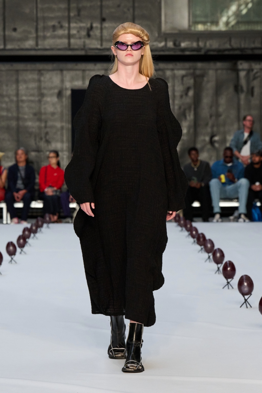 ss26-copenhagen-fashion-week-henrik-vibskov-runway-2x3-james-cochrane-4