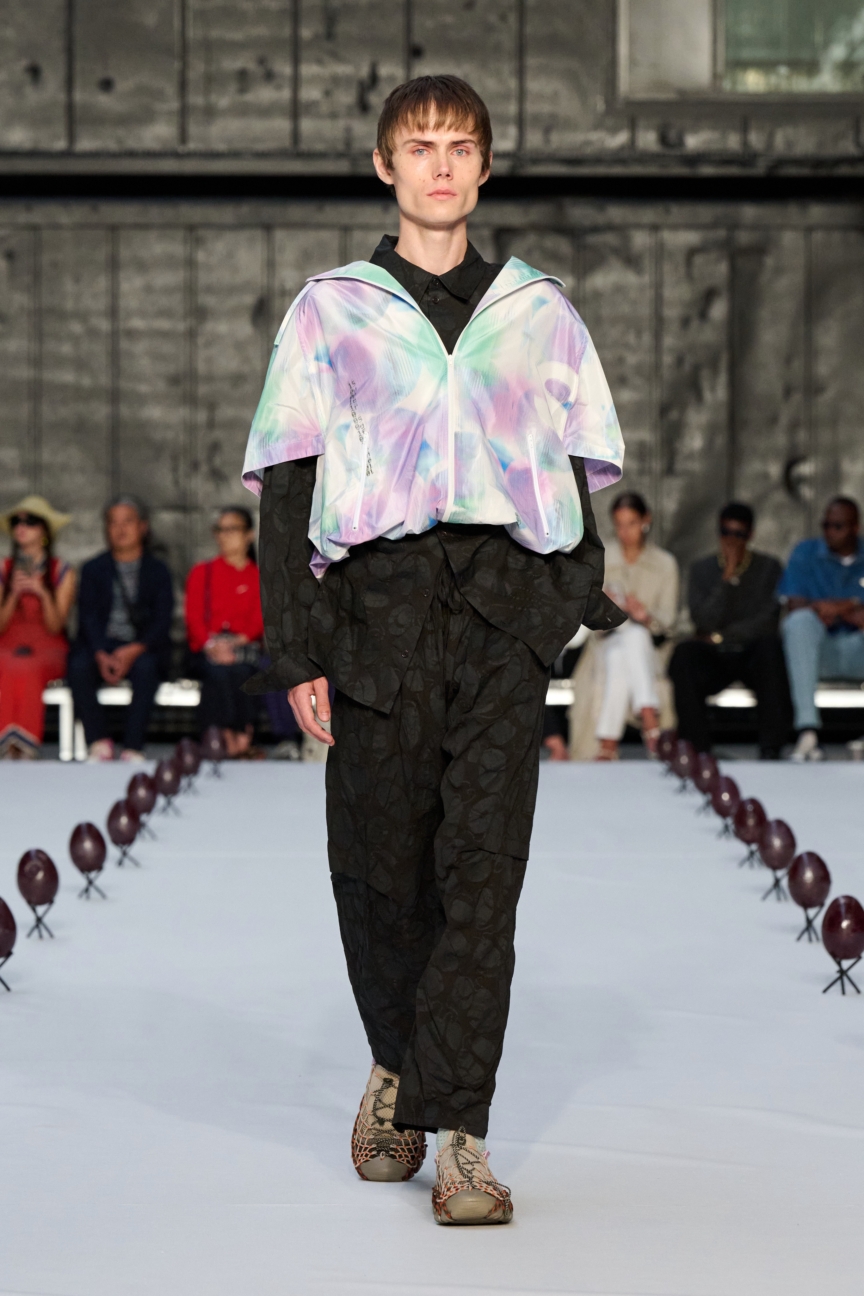 ss26-copenhagen-fashion-week-henrik-vibskov-runway-2x3-james-cochrane-6