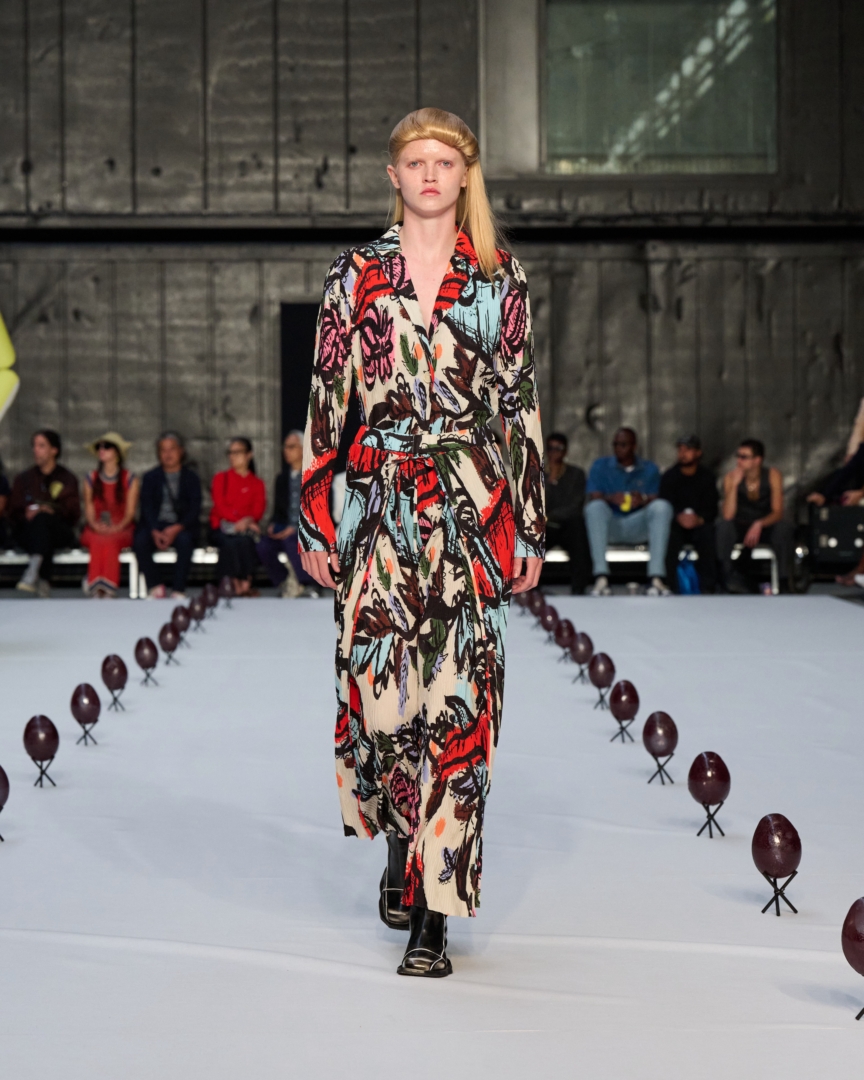 ss26-copenhagen-fashion-week-henrik-vibskov-runway-4x5-james-cochrane-16