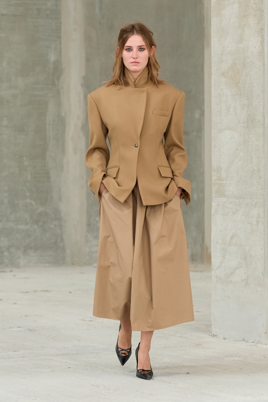 ss26-copenhagen-fashion-week-herskind-runway-2x3-james-cochrane-17